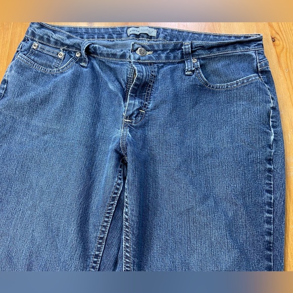 RIDERS Blue Flared Denim Jeans - Picture 4 of 6